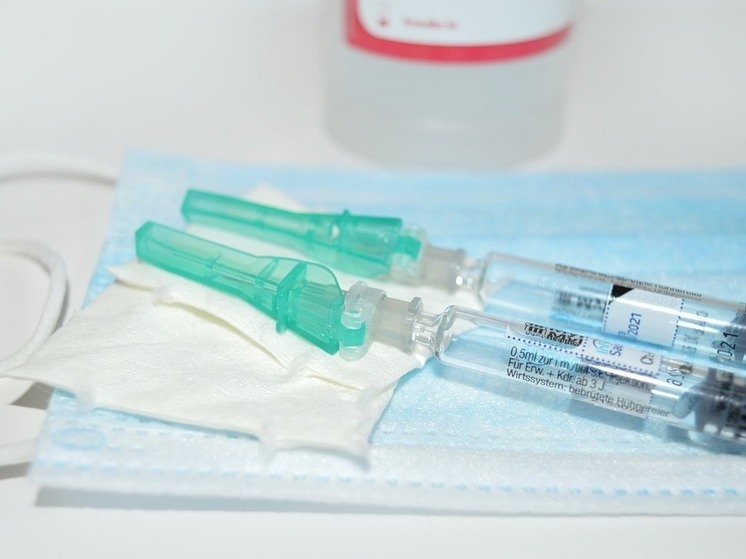 Более 160 тысяч барнаульцев поставили прививку от гриппа