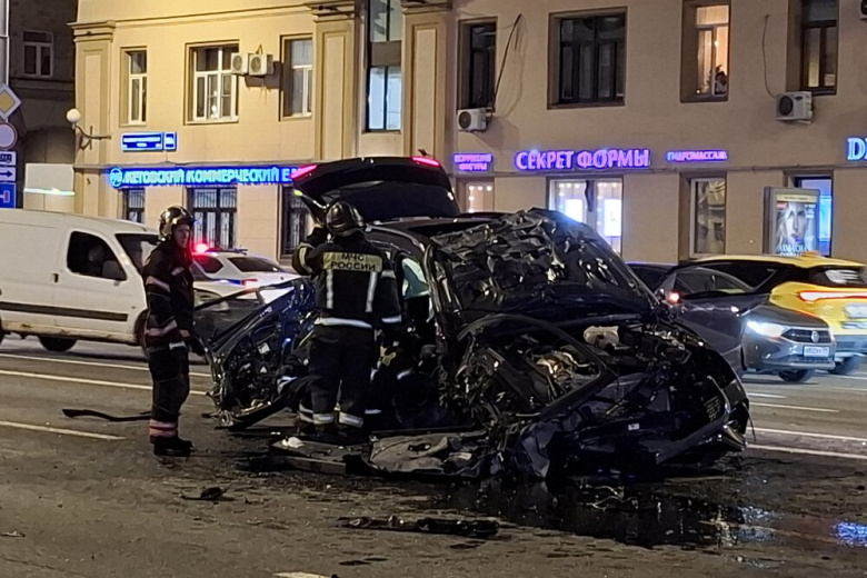 На ул. Садовой-Черногрязской в районе д. 14/19, корп. 7, столкнулось несколько легковых автомобилей