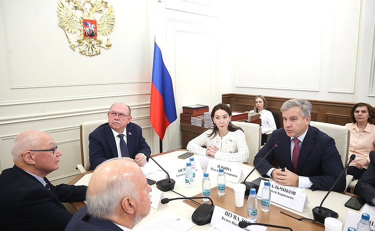 Совещание Комитета Совета Федерации по аграрно-продовольственной политике и природопользованию «О реализации Всероссийской программы «Деревья – памятники живой Природы»»