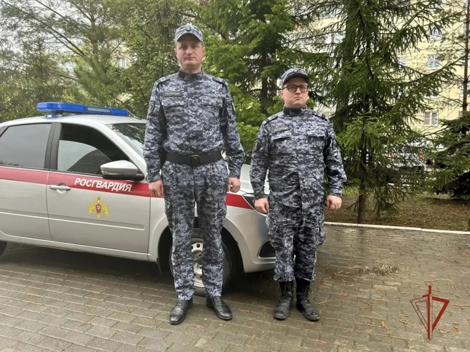 На Южном Урале росгвардейцы спасли пенсионерку из задымлённой квартиры