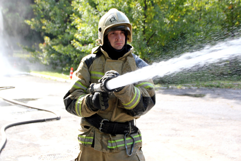 Новосибирские пожарные за октябрь ликвидировали более 580 возгораний