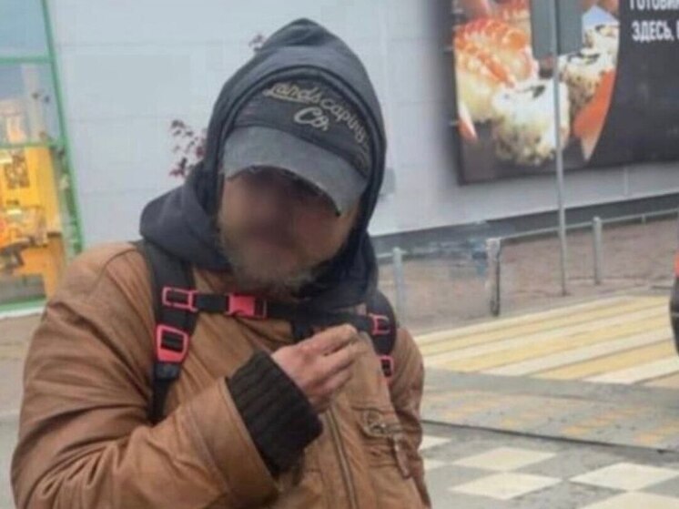 Городской сумасшедший гулял по Твери и пугал прохожих