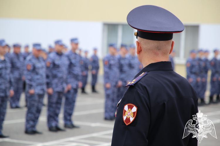 В Мордовии прошел строевой смотр военнослужащих и сотрудников Росгвардии 