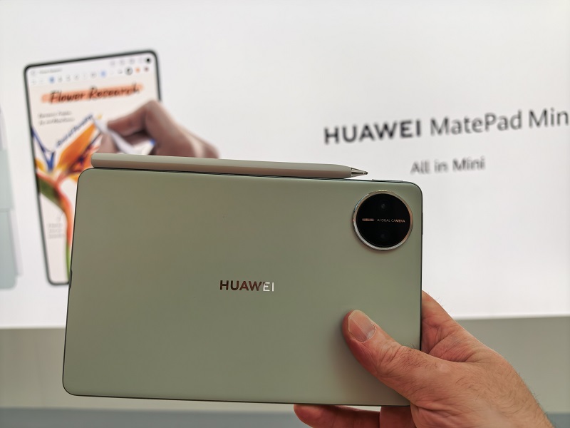 В России стартовали продажи компактного планшета Huawei MatePad Mini: цены и комплектации.