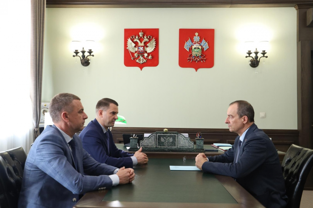 Юрий Бурлачко провел встречу с председателем комитета Госдумы РФ по труду, социальной политике и делам ветеранов Ярославом Ниловым