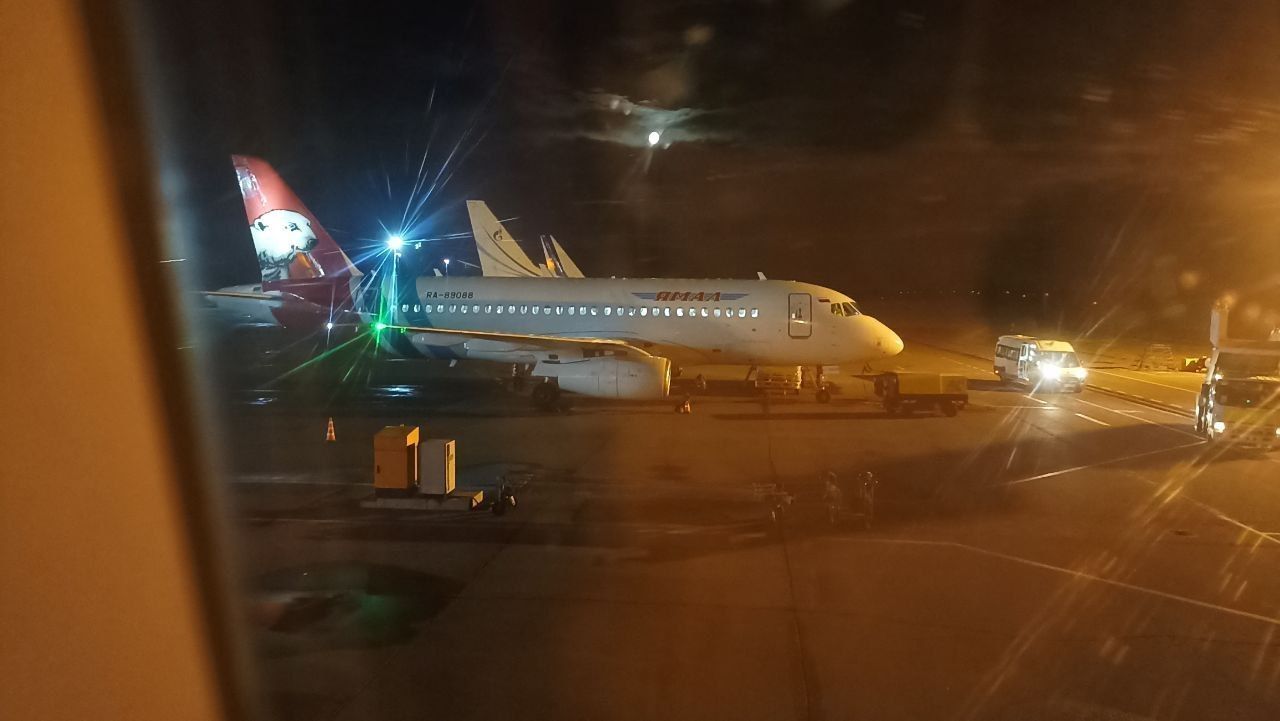 Самолет приземлился в санкт петербург