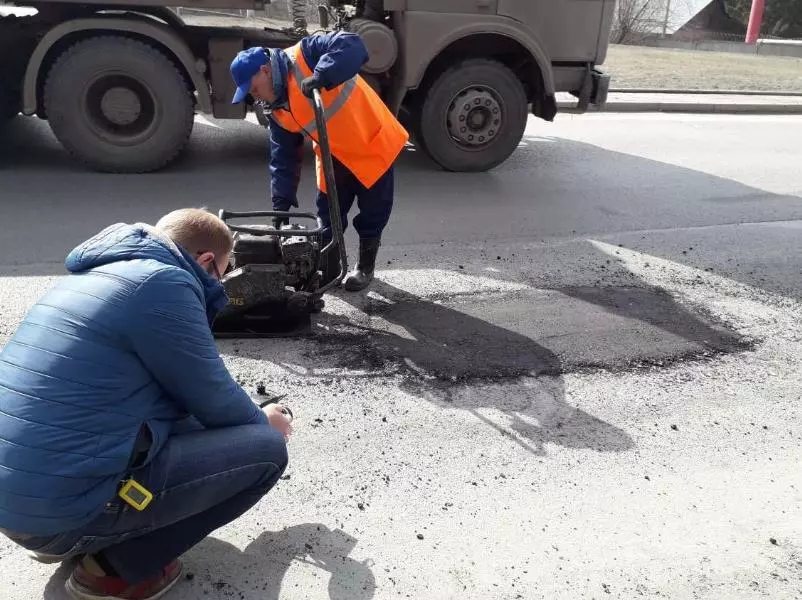 Ремонт дорожного полотна прошел на девяти улицах Советского района в конце прошлой недели, сообщил в понедельник пресс-центр мэрии Новосибирска.