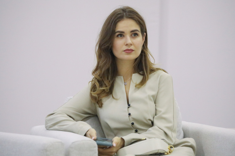 Камилла Хафизова: «Нужно развивать другие социальные площадки всем, кто активно ведет блог. Я об этом еще говорила два-три года назад. По сути, это те же самые ресурсы российские, где нужны те же самые навыки и знания»