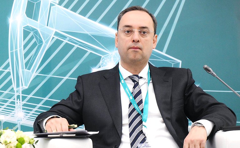 Сессия «Большое Евразийское партнёрство: стратегия развития». XVII Международный экономический форум «Россия – Исламский мир: KazanForum»