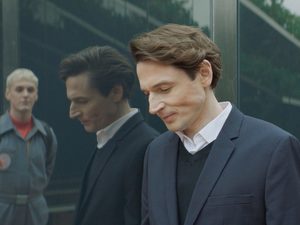 «Вы можете сказать о себе, что вы счастливы?»: Алексей Филимонов в трейлере фильма «Аквариум»