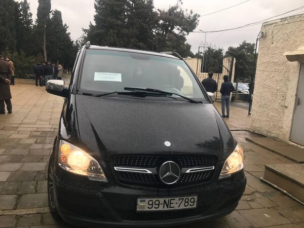 Похороны членов экипажа, погибших в авиакатастрофе в Актау. - Sputnik Азербайджан