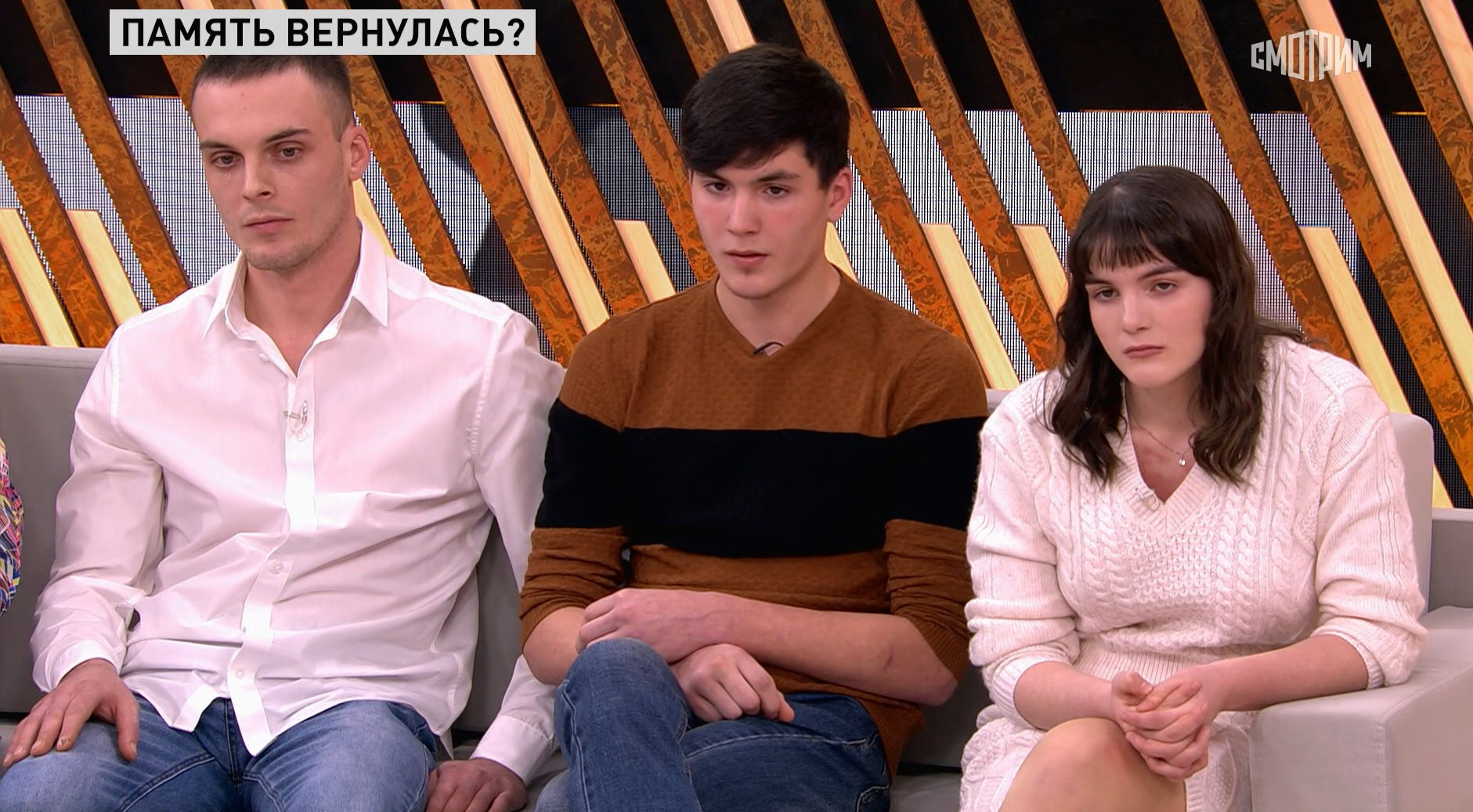 малыш обнимает брата. брат родную сестру сделал. старший брат цитаты со смыслом. высказывания про. старшая сестра и младший брат.