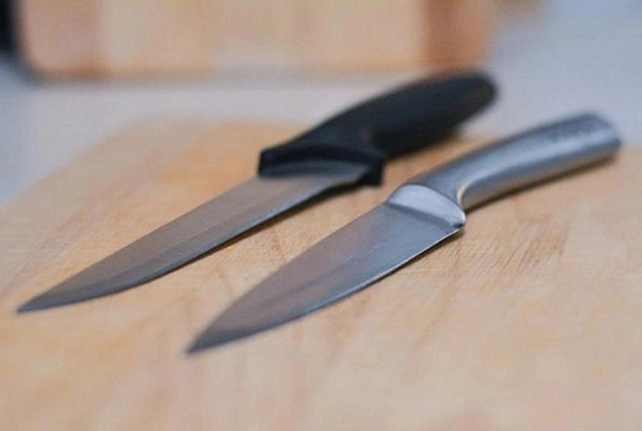 В Белинском районе отец-одиночка угрожал ножом дочери-подростку