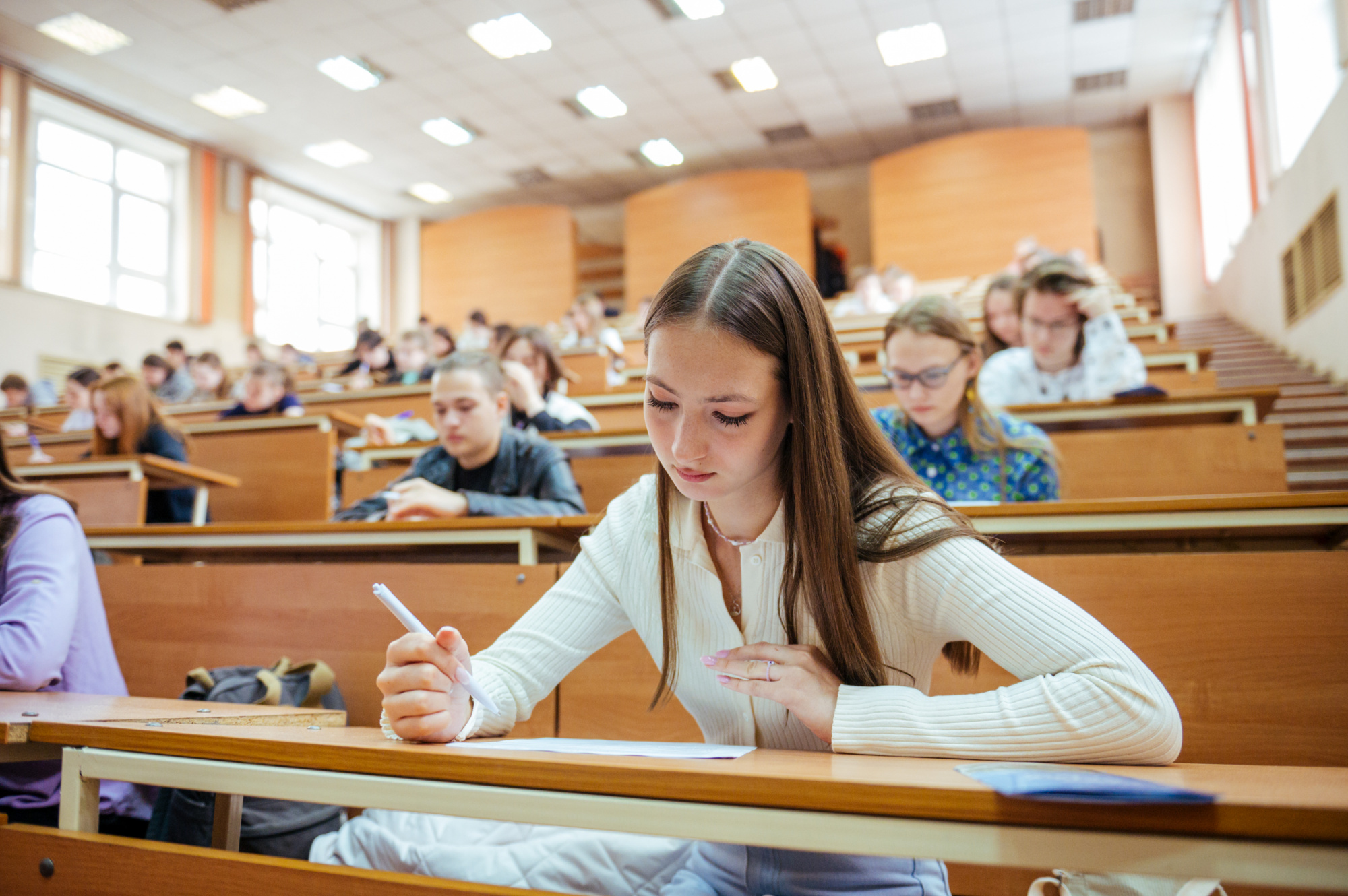 30 учеников получили. Места в 18 школе