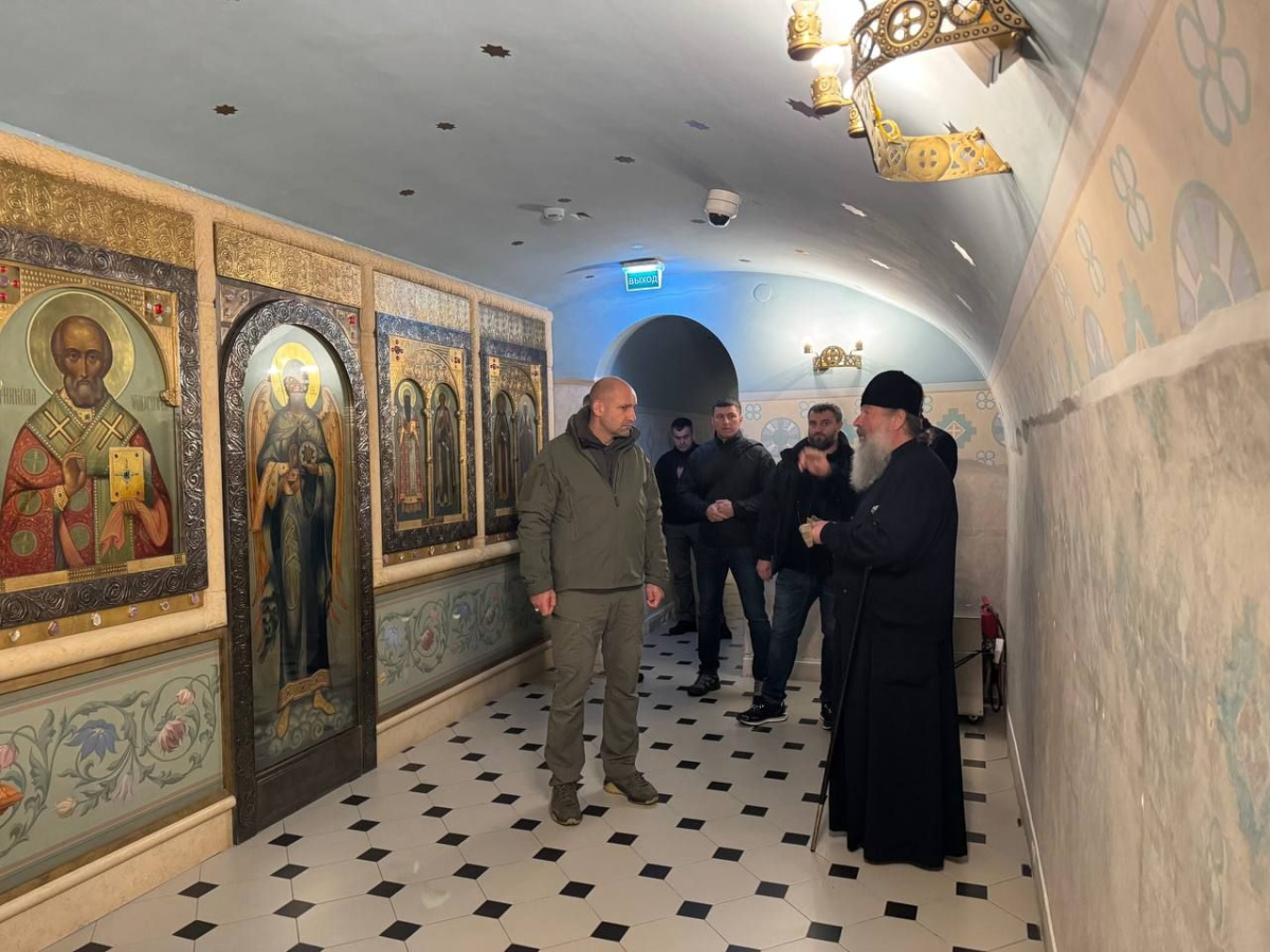 Полномочный представитель Президента РФ в Уральском федеральном округе Артем Жога посетил Казанский Богородицкий монастырь