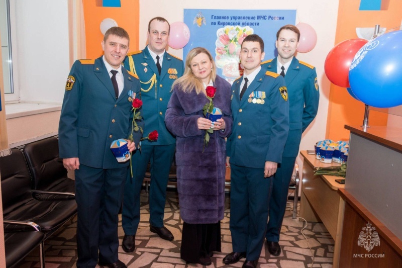 C праздникoм, дoрогие коллеги!