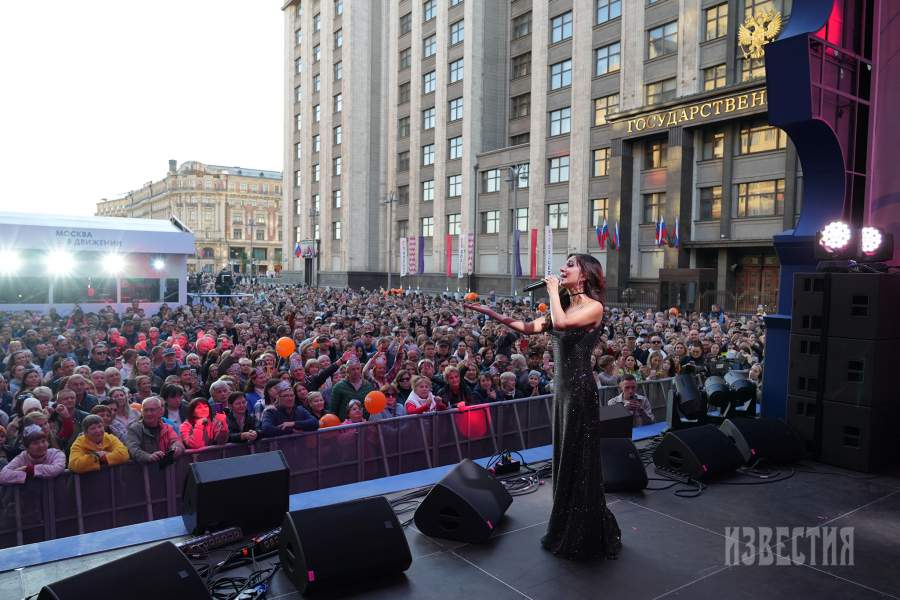 Вднх концерт 4 ноября. Юбилейный концерт. День города Москвы фото. Собянин день города. День города Москва Путин.