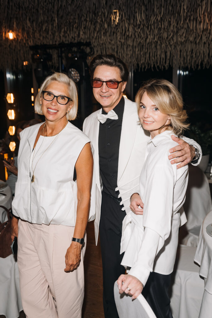 Алена Свиридова, Сергей Филин и Мария Прорвич Дмитрий Дюжев и Мария Лемешева, 2 выпуск коллекционного альманаха «Черно-белое кино» («Избранное») от журнала «КиноРепортер». Фото: Журнал 