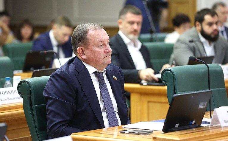 Совещание Комитета СФ по экономической политике по вопросу консервации объектов культурного наследия, находящихся в неудовлетворительном состоянии, относящихся к федеральной собственности