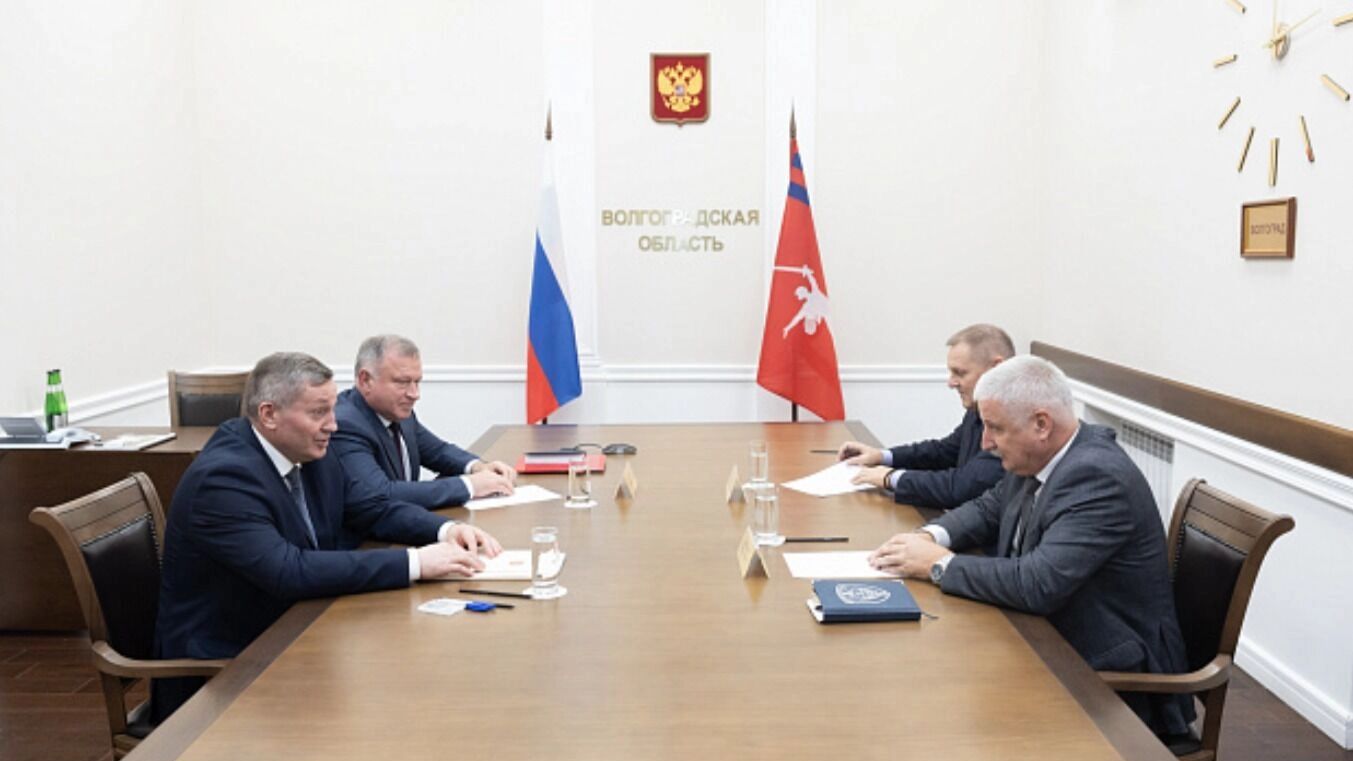 Зачем Андрей Бочаров встречался с Денисом Добряковым