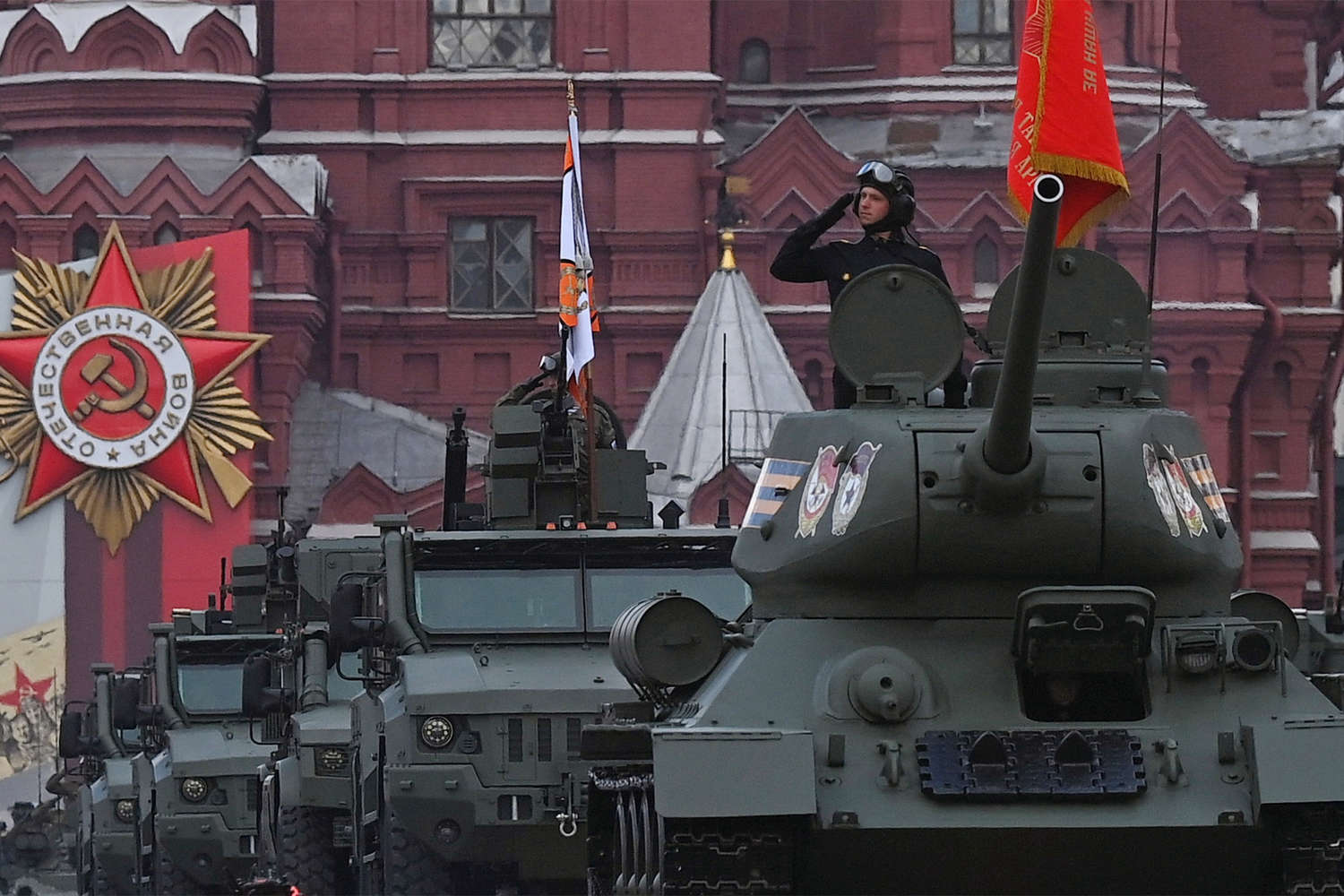 Военный парад на красной площади в Москве 2022. Парад Победы 2022 в Москве техника. Парад техники в Москве 9 мая 2022. Т-34 на параде Победы в Москве.