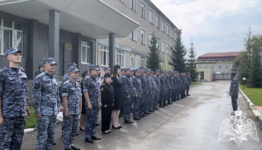 В региональном Управлении Росгвардии по Тверской области прошел торжественный митинг, посвященный Дню флага Российской Федерации.