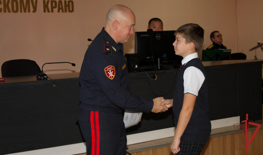 В Управлении Росгвардии по Хабаровскому краю определены победители конкурса детских рисунков