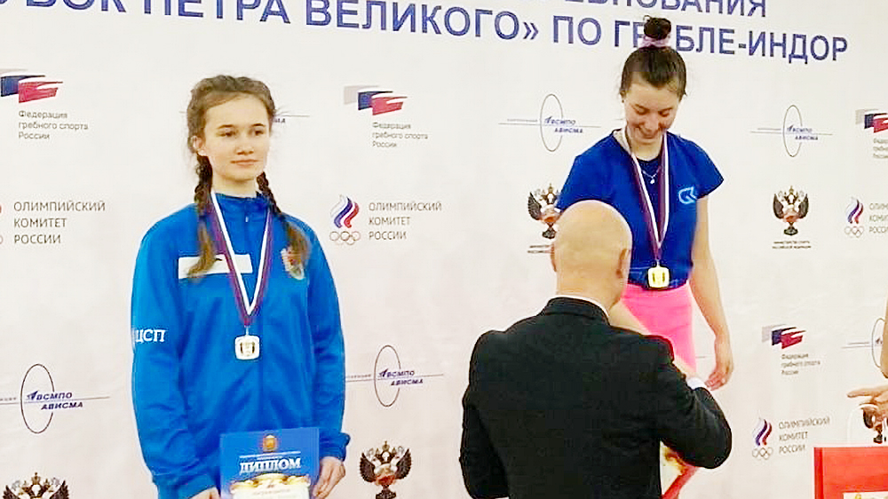 Сайт министерства спорта карелии. Спортсмены на соревнованиях. Спортсмены России. Спортсмен года. Формы спортивных медалей.