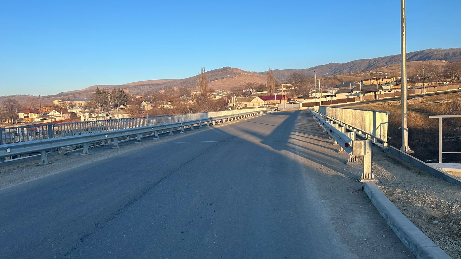 В селе Красный-Восток Карачаево-Черкесии отремонтировали мост через реку Кума