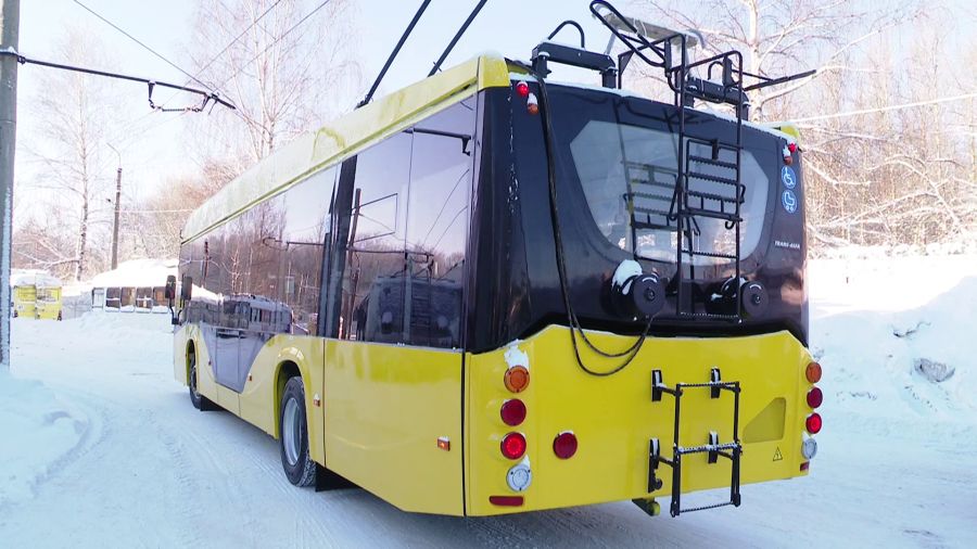 В Ярославле обнаружили зацепера на троллейбусе