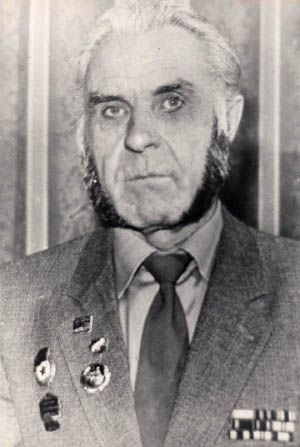 Сергей Иванович Егоров, который жил и работал в посёлке Встречном Билибинского района, был участником беспрецедентного похода советских войск через пустыню Гоби и Хинганский хребет.