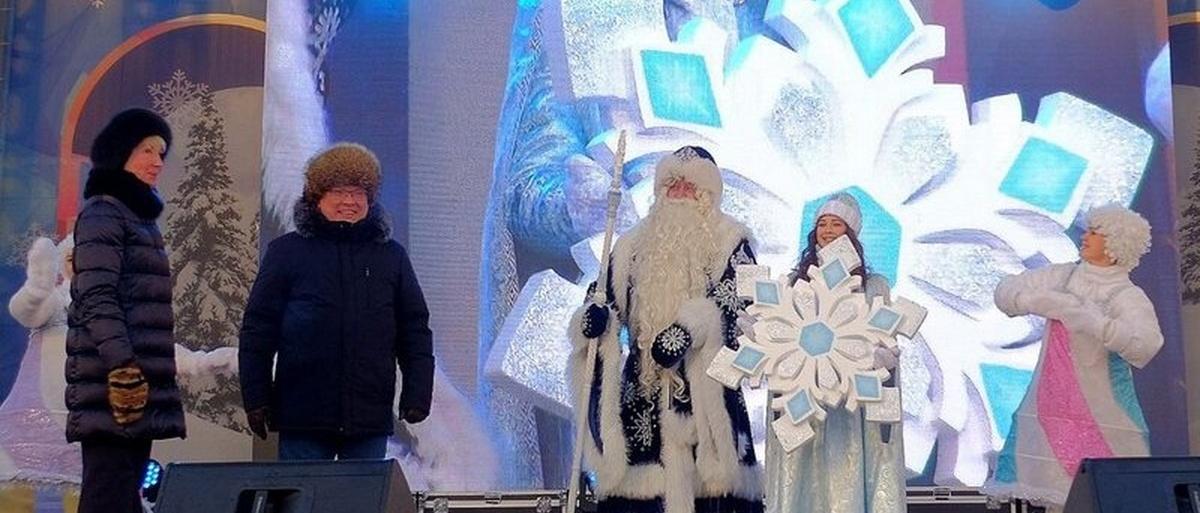 Символ новогодней столицы России передали Кирову