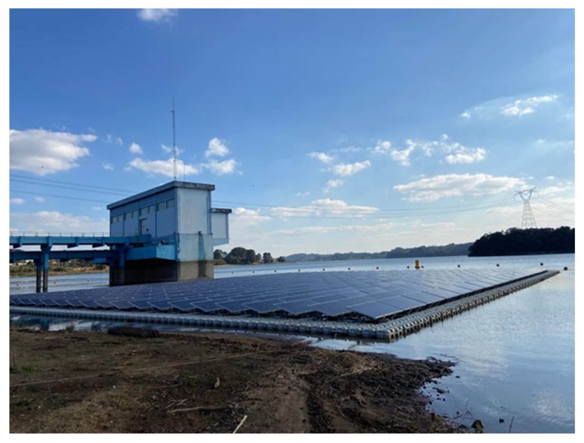 Водохранилища бразилии. Водохранилище. Вода в водохранилище. Водохранилище питьевой воды фото. Плавающая Солнечная батарея на водохранилище Пассау на.