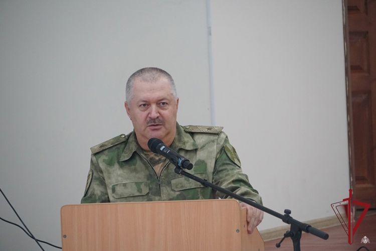 В Бурятии росгвардейцы поздравили ветеранов войск правопорядка