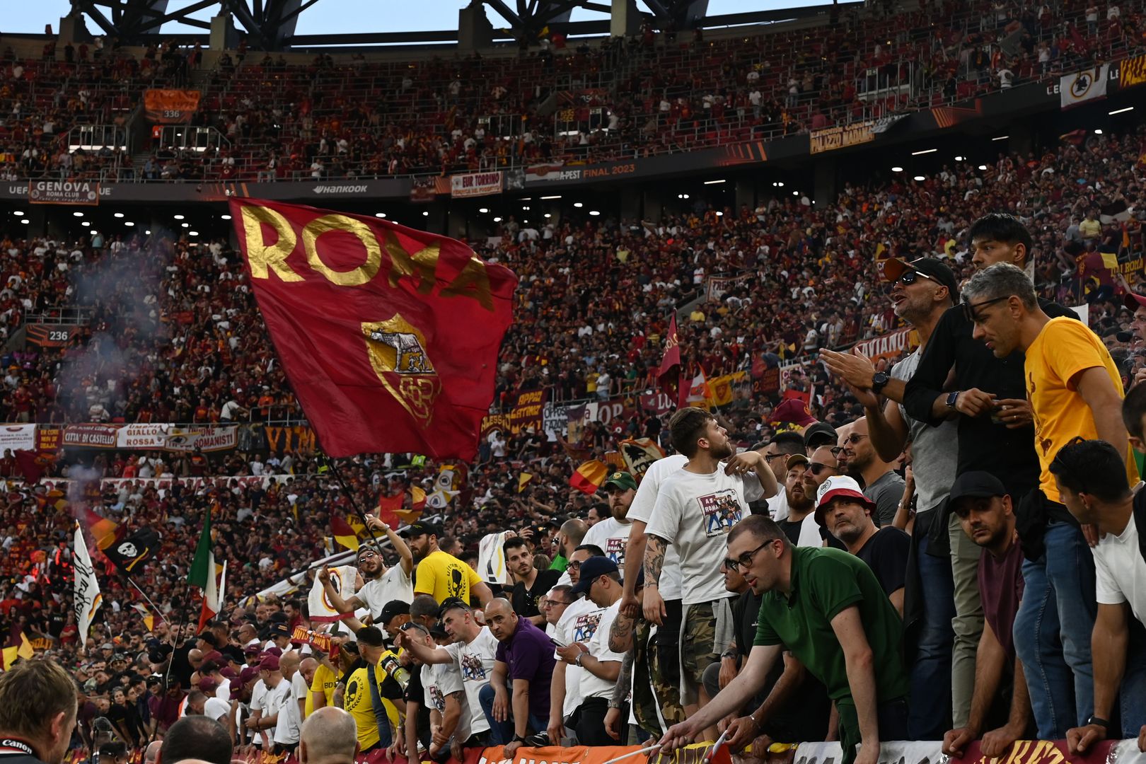 Болельщики ФК «Рома» во время финального матча Лиги Европы УЕФА