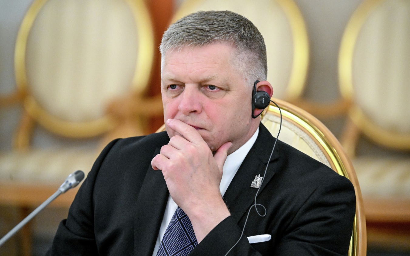 СМИ раскрыли, сколько часов Фицо будет лететь в Москву
