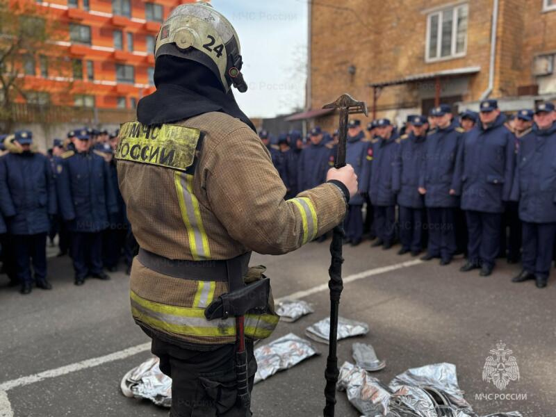 Огнеборцы южного округа столицы провели познавательное занятие для студентов профильного колледжа