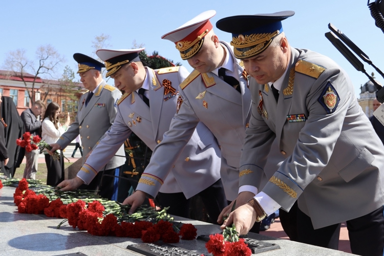 Начальник регионального управления Росгвардии почтил память воинов-амурцев погибших в годы Великой Отечественной войны