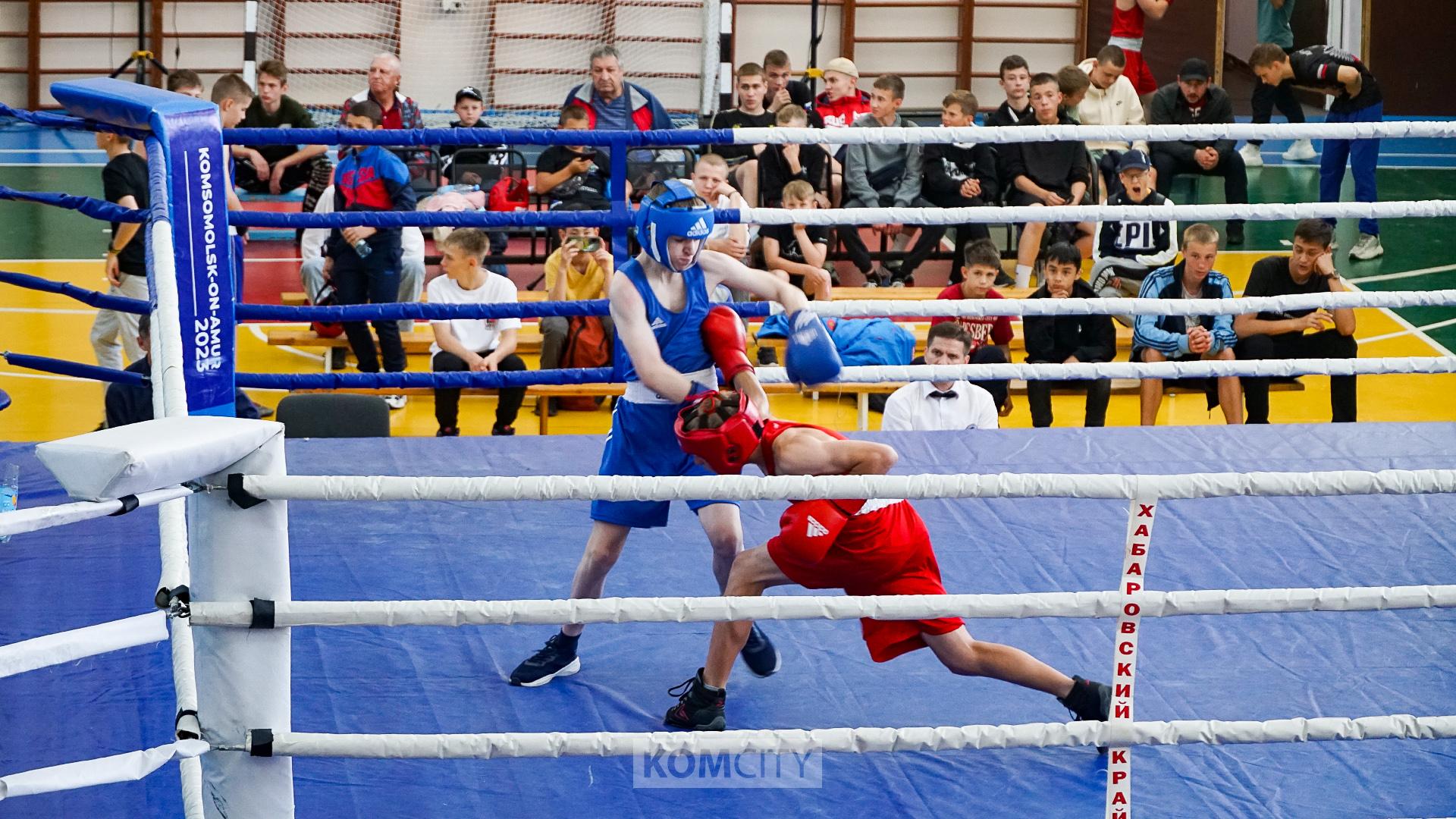 цска амур счет. шлем для соревнований по боксу. кубок амура 2014 год. кубок амура 2014 год. приглашение на хоккейный турнир.