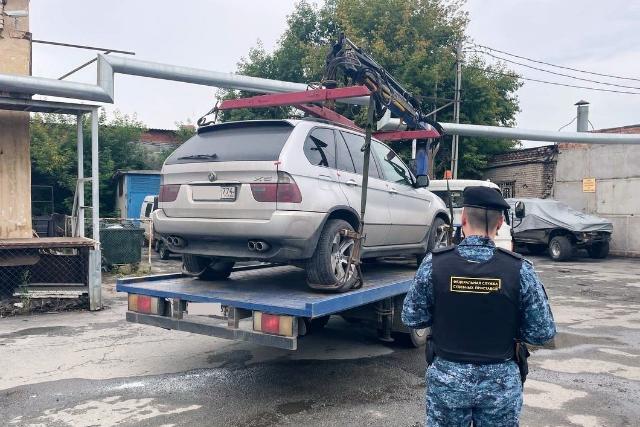 Житель Челябинска лишился BMW X5 из-за объявления в соцсетях