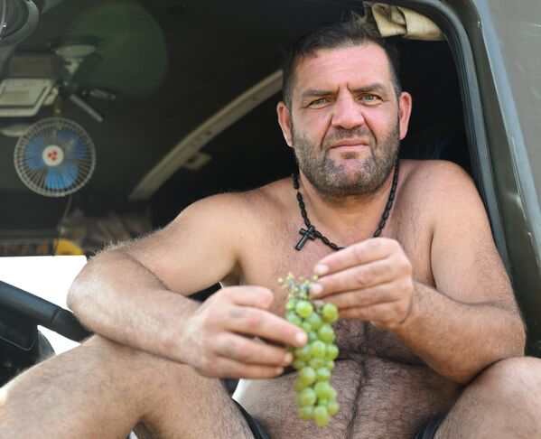 До этого, пять лет подряд с 2020 года, правительство субсидировало закупку винограда у фермеров частными предприятиями - Sputnik Грузия