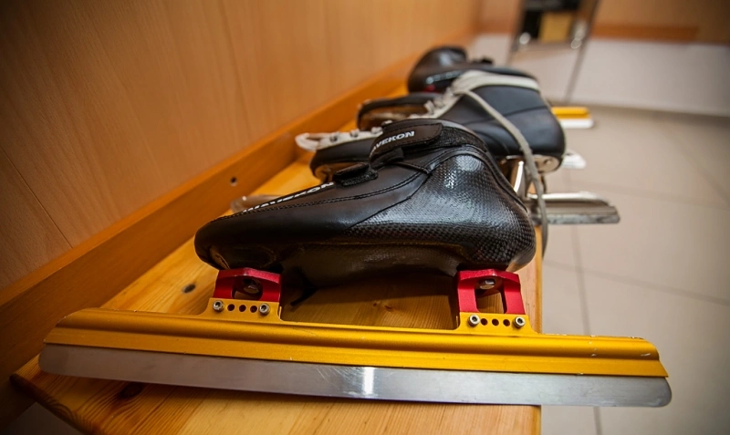 Юрий Копылов за уборку снега получил в подарок коньки