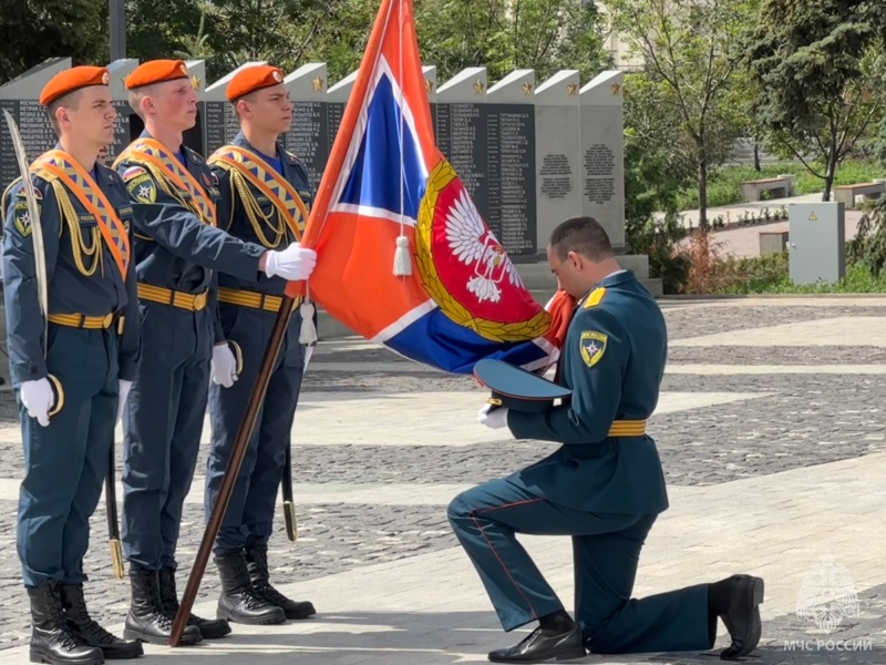Выпускникам Донецкого института Государственной противопожарной службы МЧС России вручены дипломы