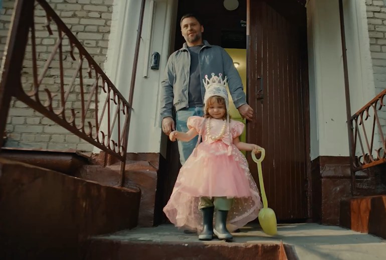 Картинка «Национальные приоритеты» показали радости и сложности отцовских будней