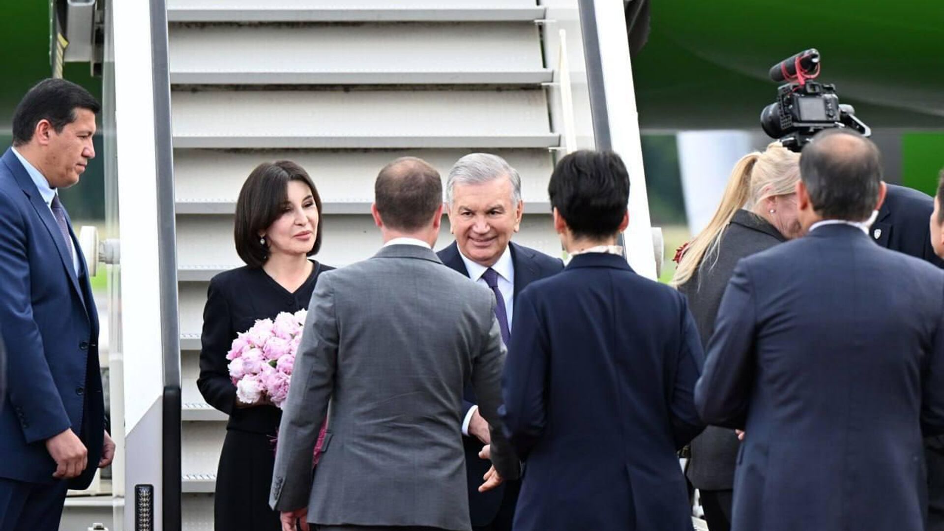 Президент Узбекистана прибыл с официальным визитом в Словению - Sputnik Узбекистан, 1920, 22.05.2025