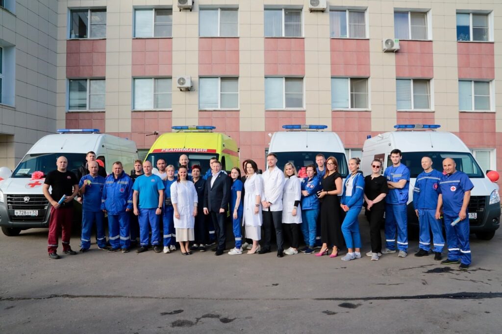 Новгородское здравоохранение получило ещё 4 автомобиля 