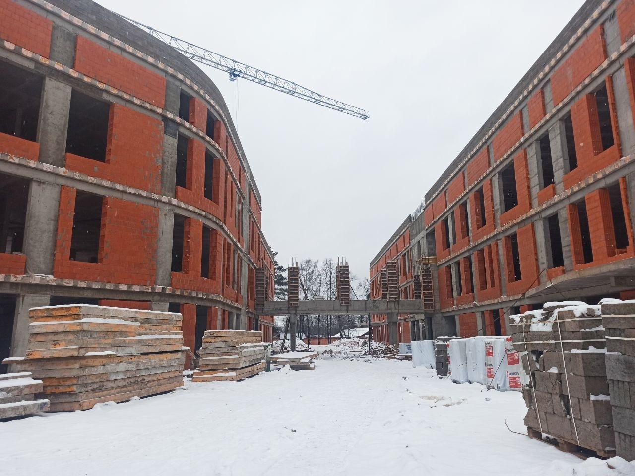строительство больничного комплекса. строительство больничного комплекса. больничный комплекс. 24 школа якутск. строительство больничного комплекса.