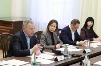 Алексей Текслер принял участие в заседании попечительского совета театра оперы и балета им. М.И. Глинки. Автор фото - Наиль Фаттахов 