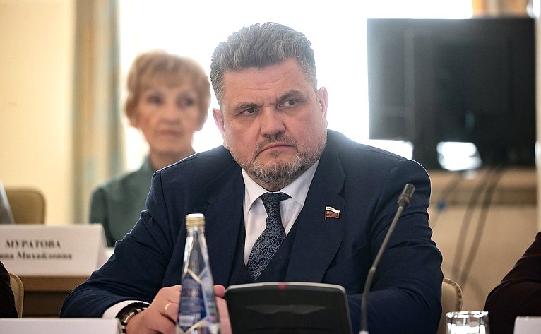 Александр Жуков