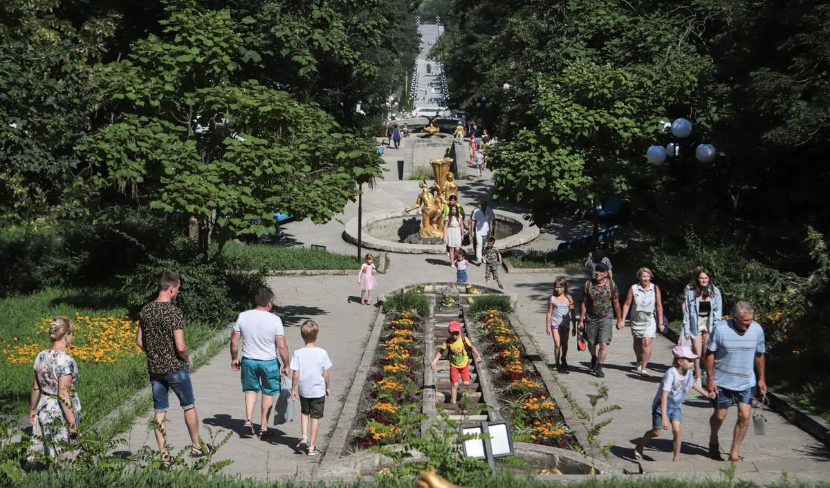Тропы для прогулок в Курортном парке Железноводска закрыли из-за ветра. Фото. Курортный парк в Железноводске. © РИА Новости. Денис Абрамов